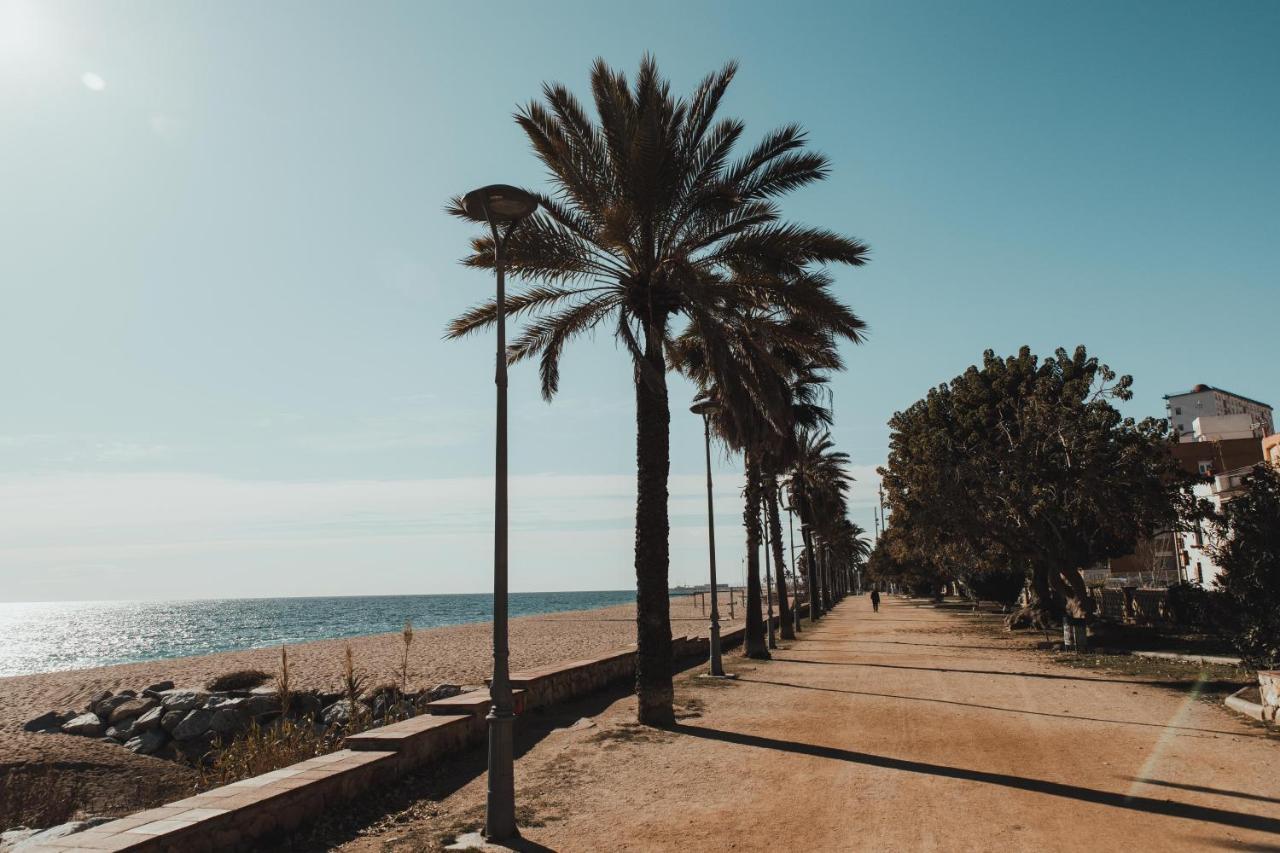 Aparthotel El Petit Palauet à Canet De Mar Extérieur photo